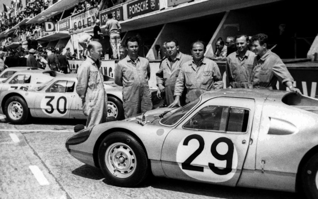 Le Mans 1964: Nach 139 Runden fiel 904-009 in den Händen von Edgar Barth und Herbert Linge (Nr. 29) mit Kupplungsdefekt aus.